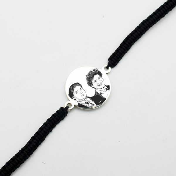 Pulsera circular grabada en plata 950 e hilo trenzado para caballero