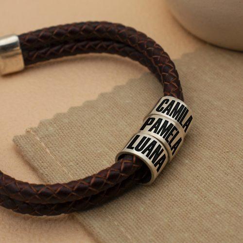 Pulsera grabada en dijes redondos en plata 950 cuero para caballero