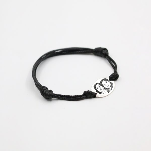 TESORA0015 Pulsera oval grabada en plata 950 e hilo encerado para caballero