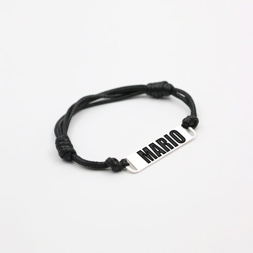 Pulsera rectangular grabada en plata 950 e hilo encerado para caballero