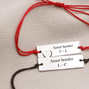 Duo pulseras conexión grabada en plata e hilo